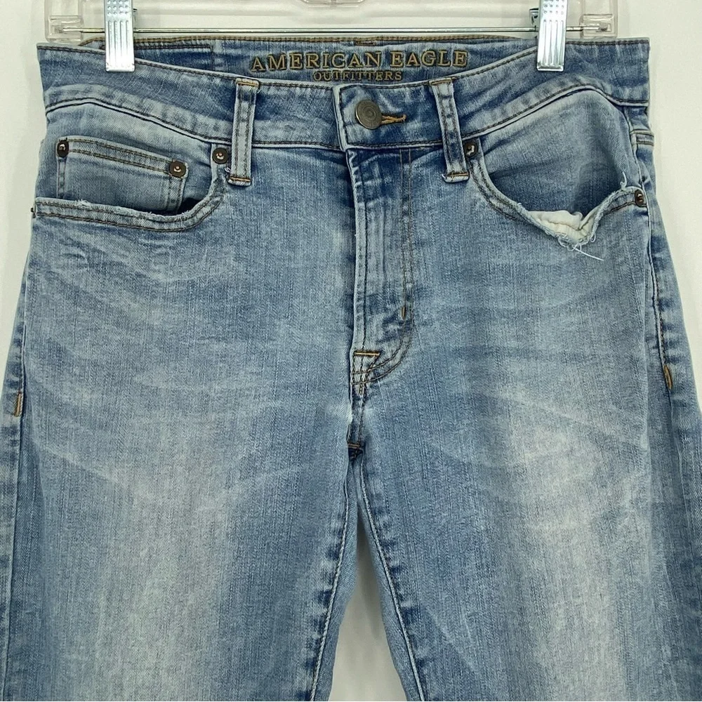 AEO straight slim extreme flex light wash blue jeans men's sz 29W x 32L